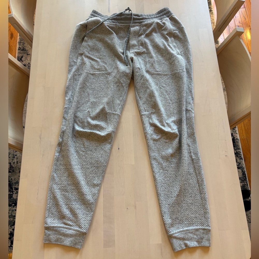 Lululemon Gray Textured Double-knit Jogger size M